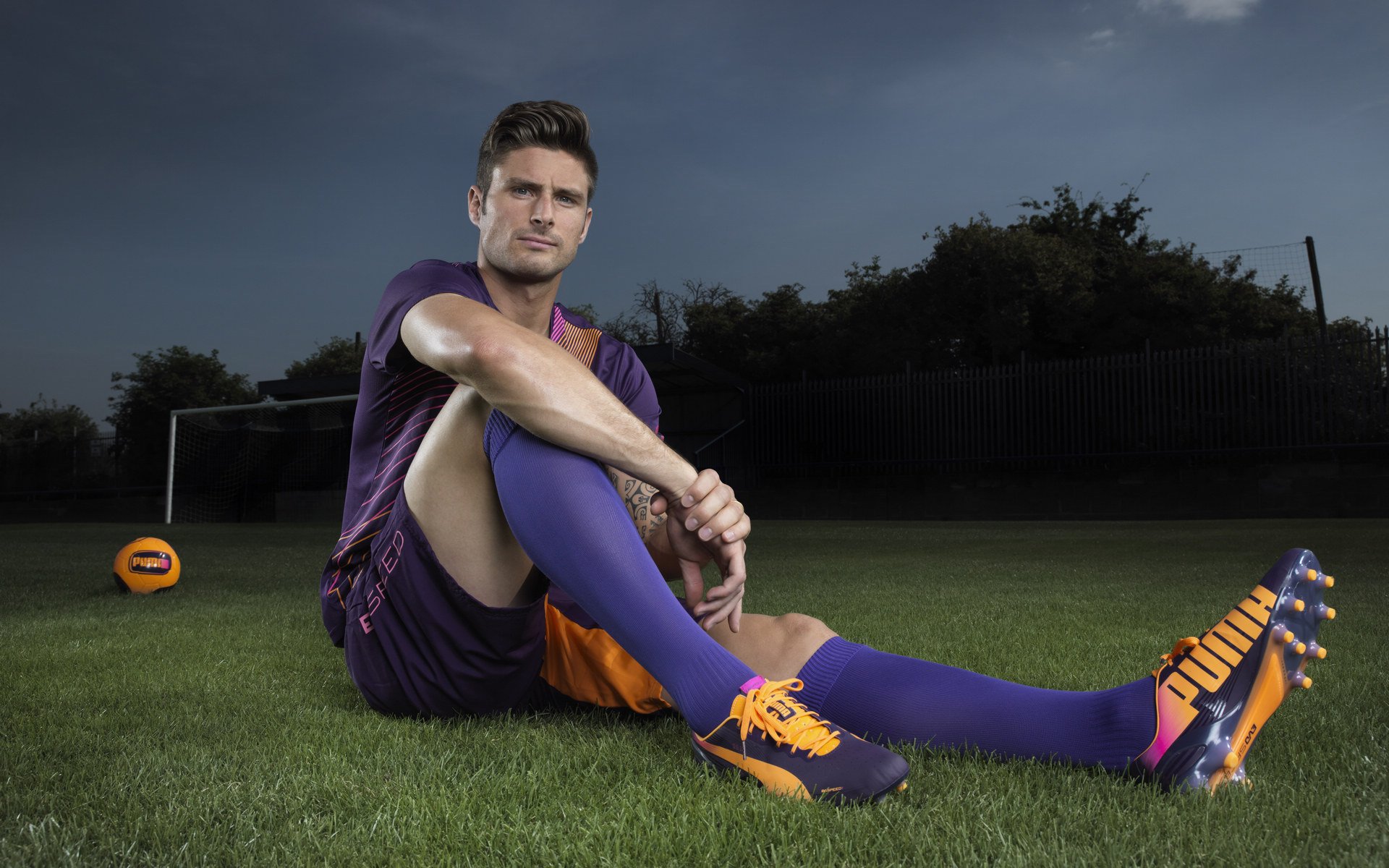 开云全站下载-UFC选手自曝恐高：上台都腿软，背后鲜为人知的痛与坚韧